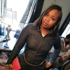 Meet your Posher, Latisha